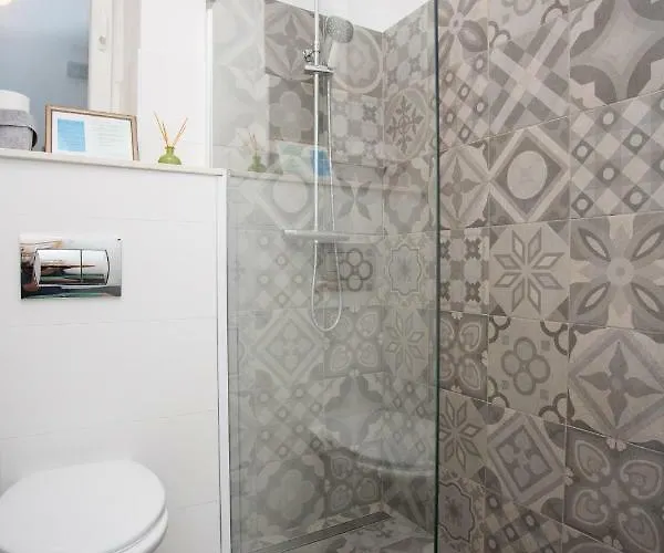 Apartment Billie Split